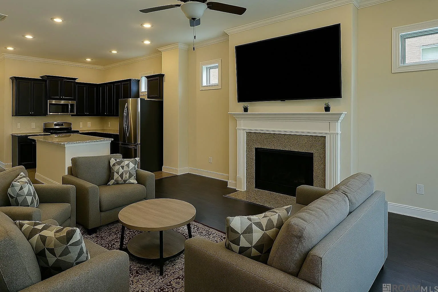 4 bed, 2269 sqft, $3,700 — Photo 3