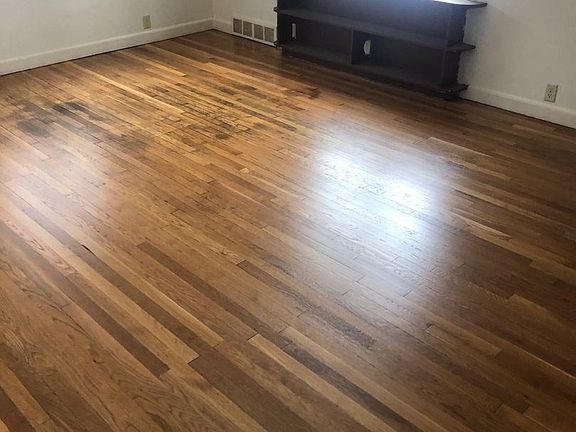 2nd image of 2211 Van Wie Ave