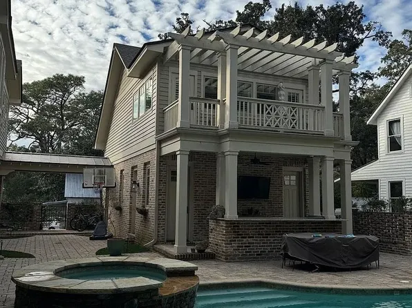 111 Magnolia Ave #1, Fairhope, AL 36532