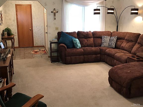 4th image of 1409 E Republic Ave