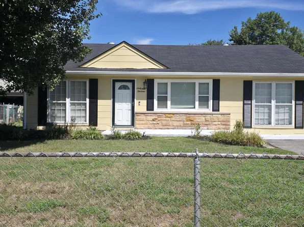 6913 Watson Ln, Louisville, KY 40272