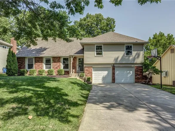 10806 W 100th Pl, Overland Park, KS 66214