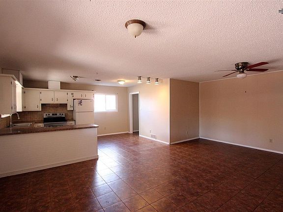4th image of 2200 Echols Ave