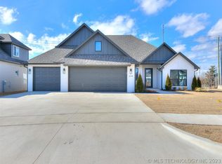 6514 S Willow Pl, Broken Arrow, OK 74011