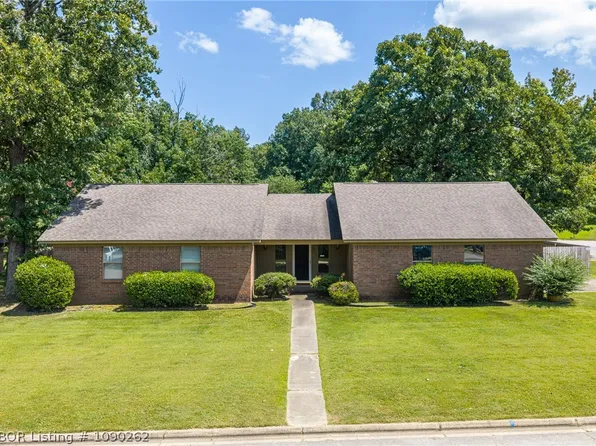 1804 Brooken Hill Dr, Fort Smith, AR 72908