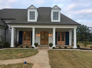 260 Twin Lakes Rd, Piperton, TN 38017