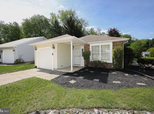 16 Madison Ct, Mount Laurel, NJ 08054