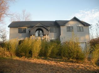 1160 Lake Lane Dr, White Lake, MI