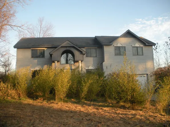 1160 Lake Lane Dr, White Lake, MI 48386