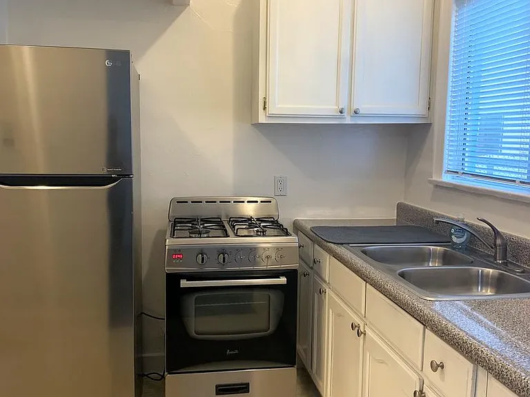 Ave 63 Apartments — Photo 12