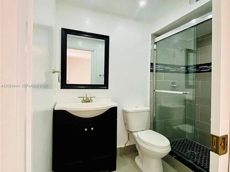 8635 NW 8th St #305 — Photo 5
