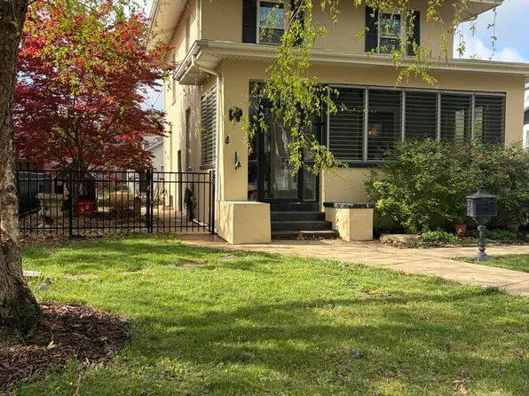 1517 E Olive St, Bloomington, IL 61701