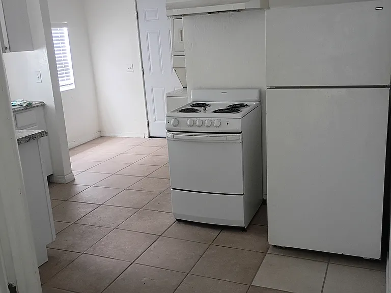 611 Ora St #4 — Photo 24