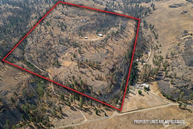 3rd image of 31725 N Hawk Creek Ranch Rd