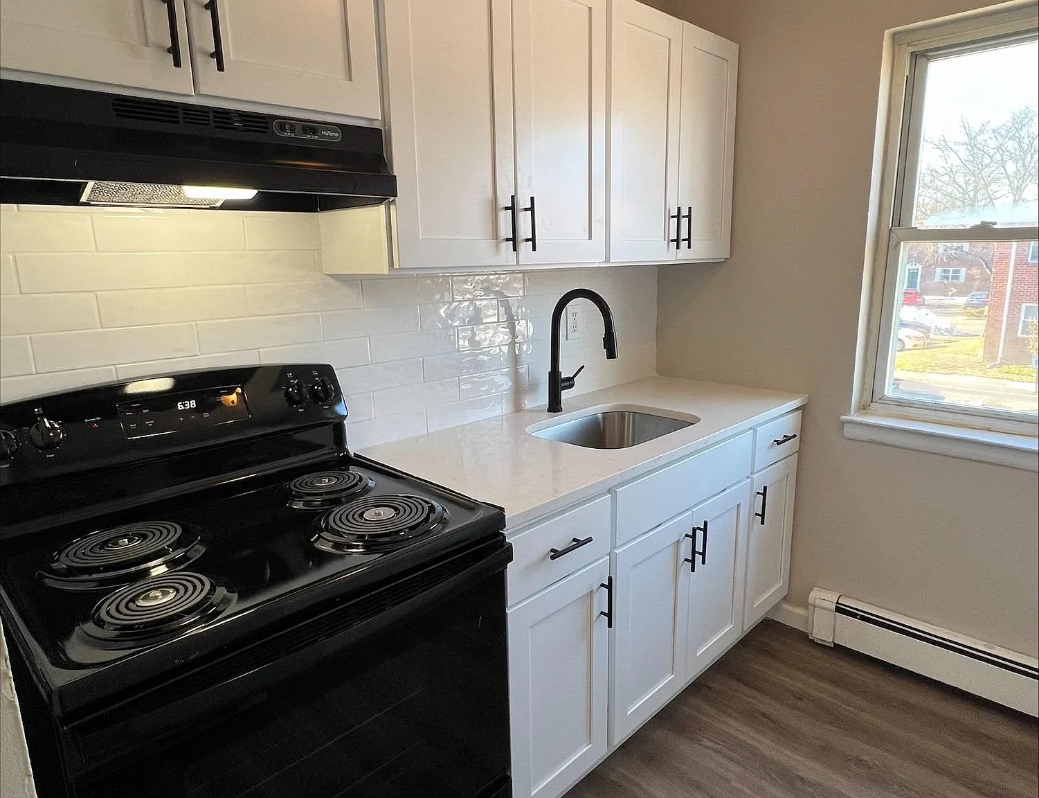1 bed, 672 sqft, $1,700 — Photo 4