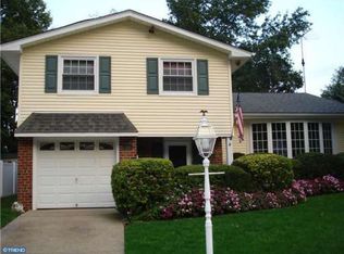 1019 Norvelt Dr, Philadelphia, PA 19115