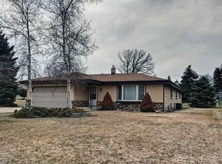 8958 W Whitaker Ave, Greenfield, WI 53228