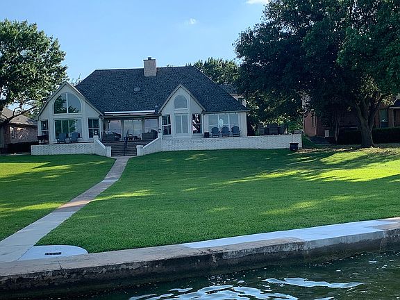 4th image of 1933 Spinnaker Ln