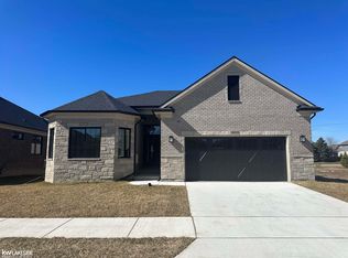 55077 Saint Paul Rd, Macomb, MI 48042