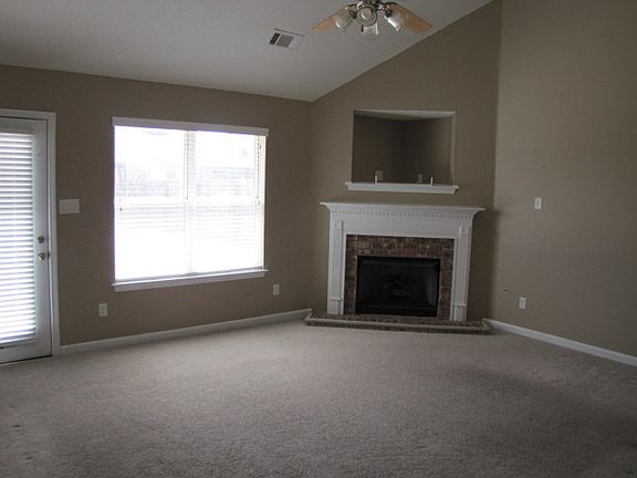 2nd image of 220 Magnolia Garden Ln