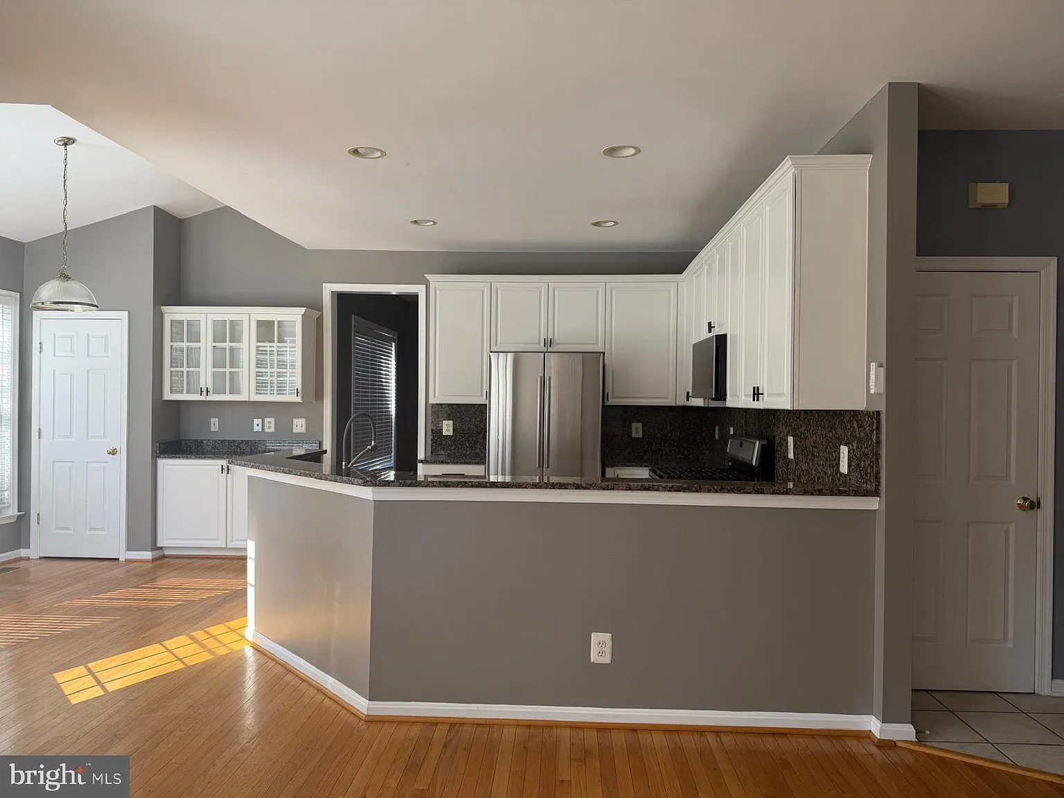 4 bed, 4.5 bath, 3144 sqft, $4,300 — Photo 4