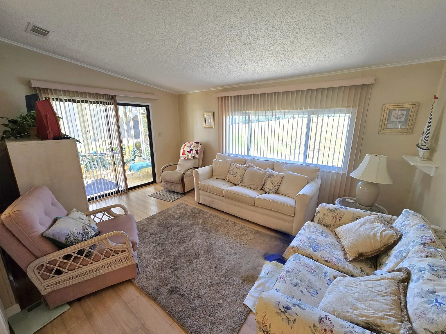 2 bed, 864 sqft, $2,000 — Photo 4