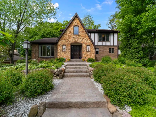 2899 Osmundsen Rd, Fitchburg, WI 53711