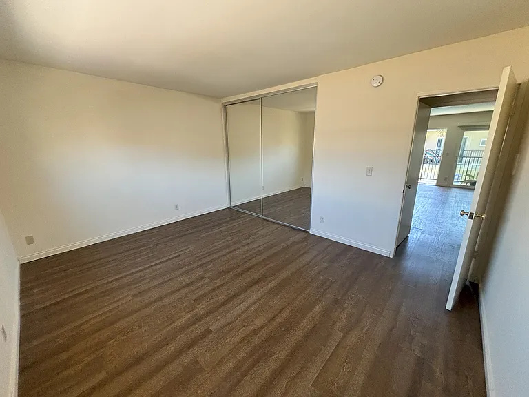 8740 Owensmouth Ave #10 — Photo 8