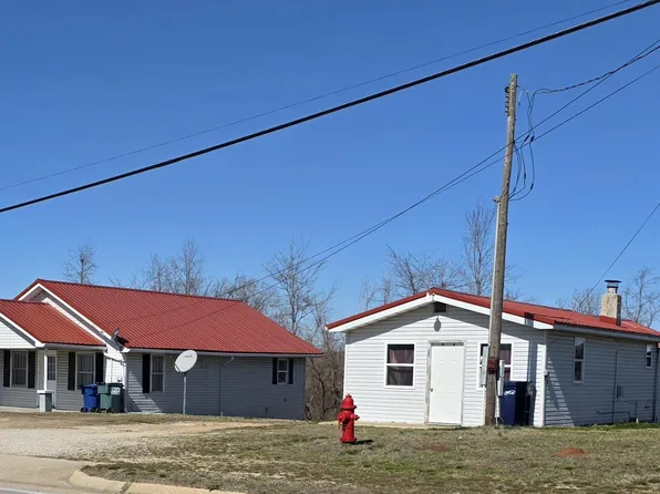 698    700 W Commercial Street, Mansfield, MO 65704