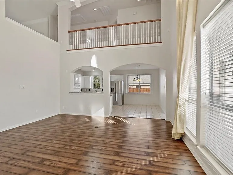1313 Bradbury Dr — Photo 9