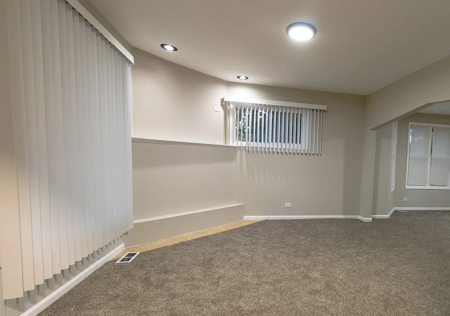 4 bed, 1900 sqft, $2,950 — Photo 3