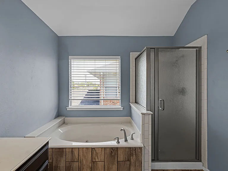 6906 Graham Dr — Photo 14