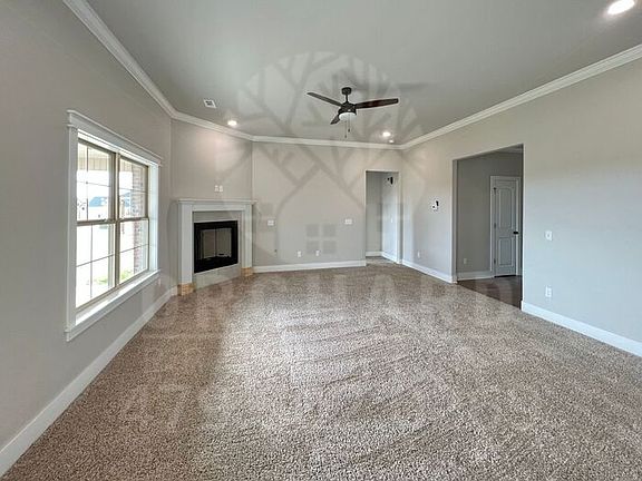 4th image of 739 Woodplains Ave