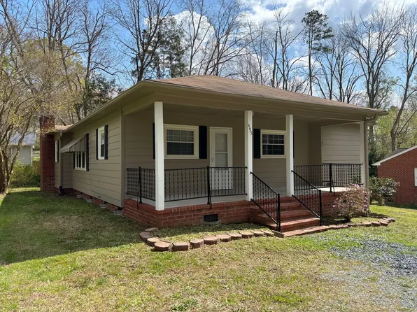 495 York St, Ramseur, NC 27316