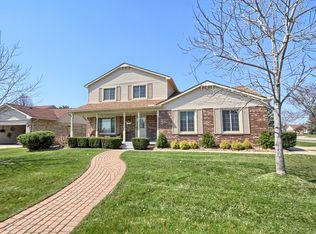 16411 Nola Dr, Livonia, MI 48154