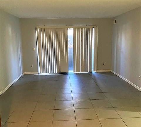 3rd image of 1053 W 38th St #1053