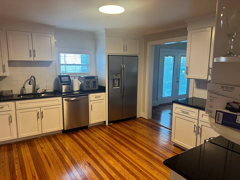309 Court Ave — Photo 8