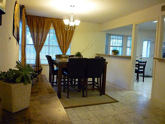 4th image of 10223 Emnora Ln