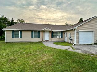 30 Rivers Edge Rd #1, Gray, ME 04039