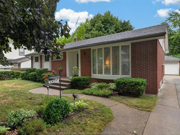3477 Saint Patricks Dr, Windsor, ON N9E 3H5