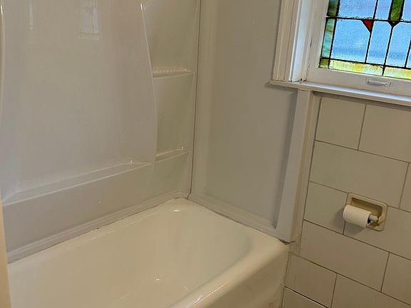 4th image of 4992 Tholozan Ave #2F