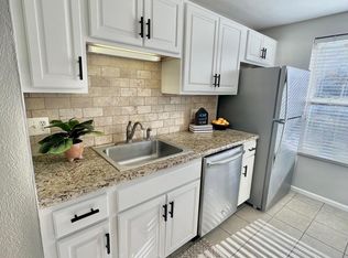 10132 Manchester Rd APT C, Kirkwood, MO 63122