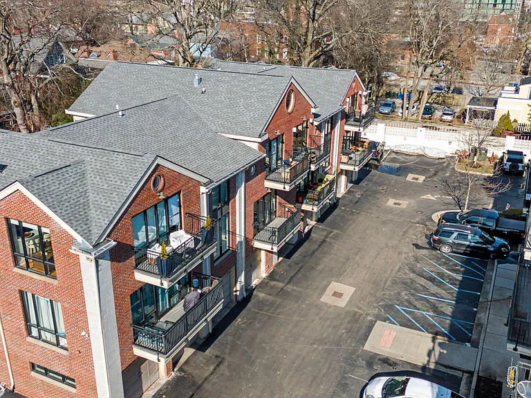261 S Limestone St #304 — Photo 63
