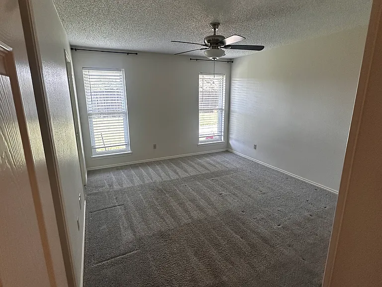 2724 Southpark Ln — Photo 11