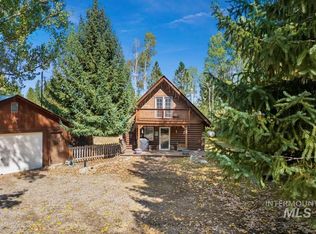 3 Squirrel Ln, Garden Valley, ID 83622