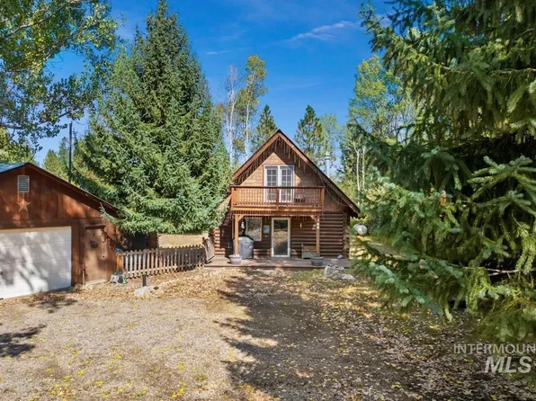 3 Squirrel Ln, Garden Valley, ID 83622