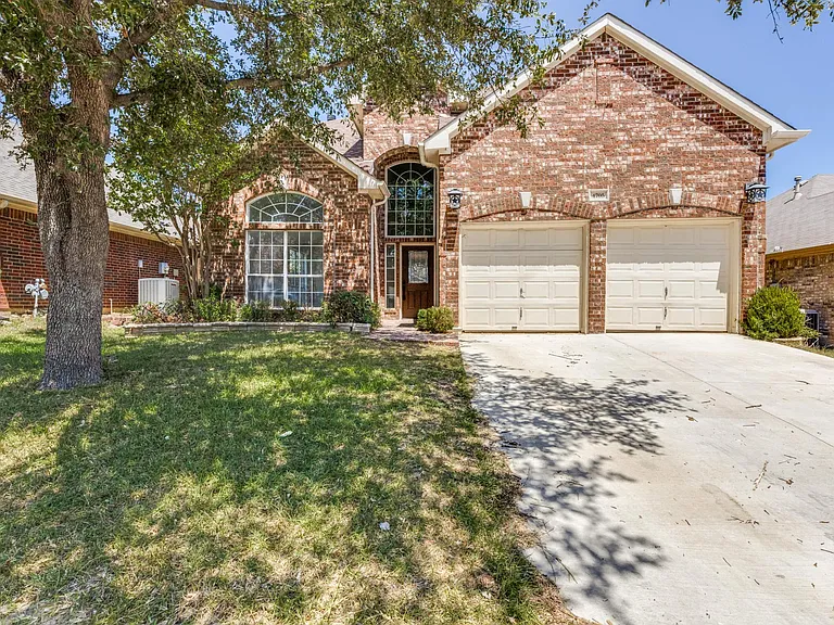 4705 Sabine St — Photo 3