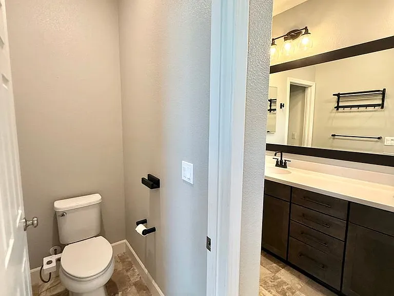 2925 Walker Way — Photo 12