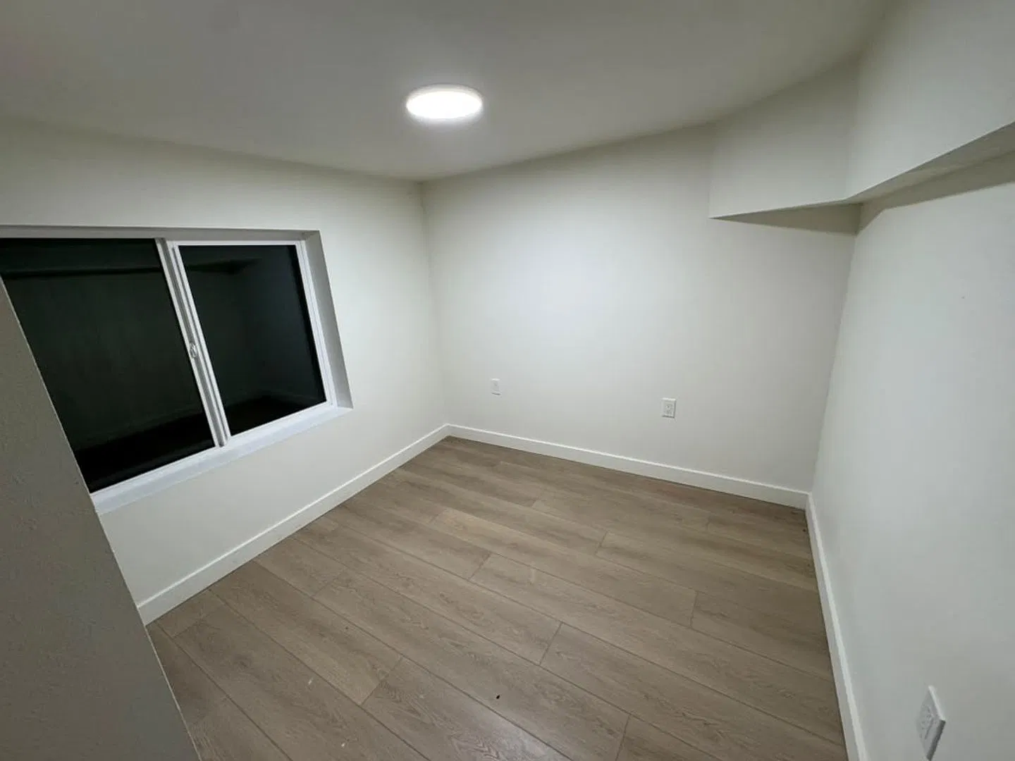 Private 1-Bedroom Basement ADU with In-Unit Washer & Dryer in Bothell — Photo 4