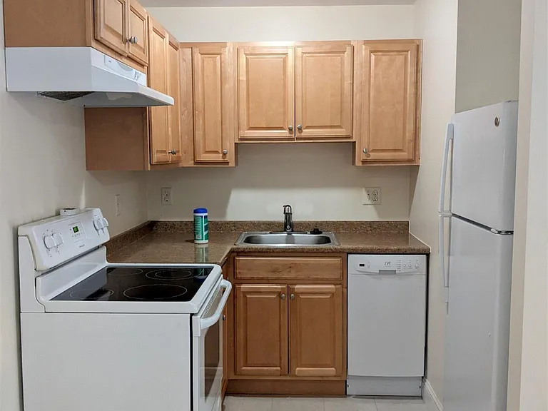 4 Arizona Ter — Photo 1
